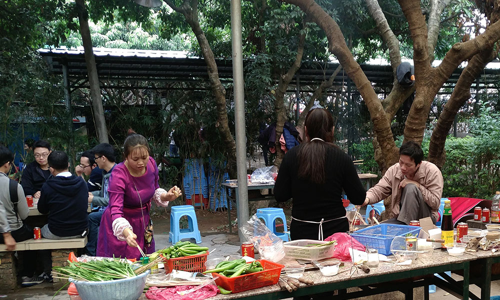 <i style='color:red'>英利印刷</i>公司